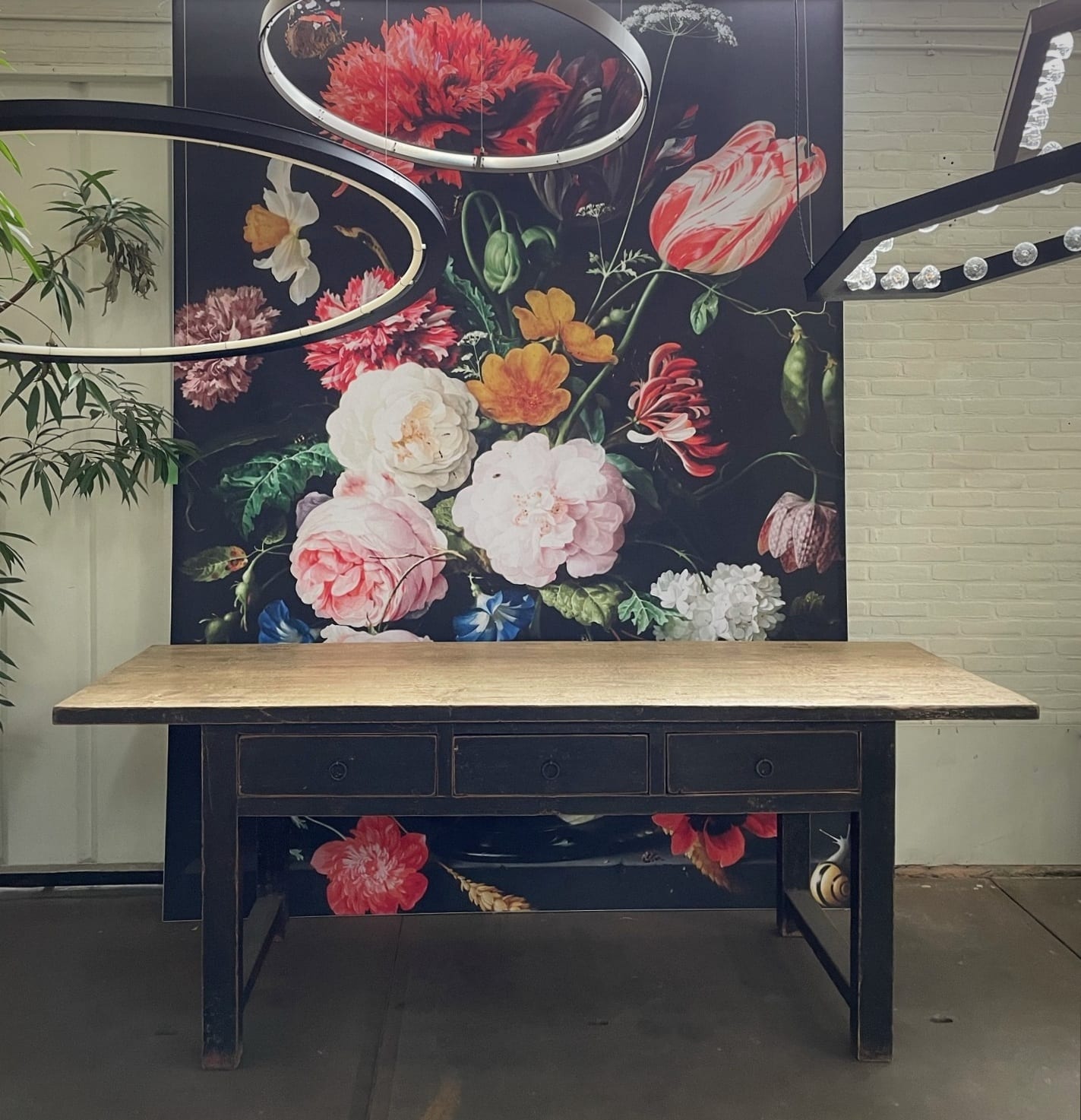 Antieke grote wandtafel