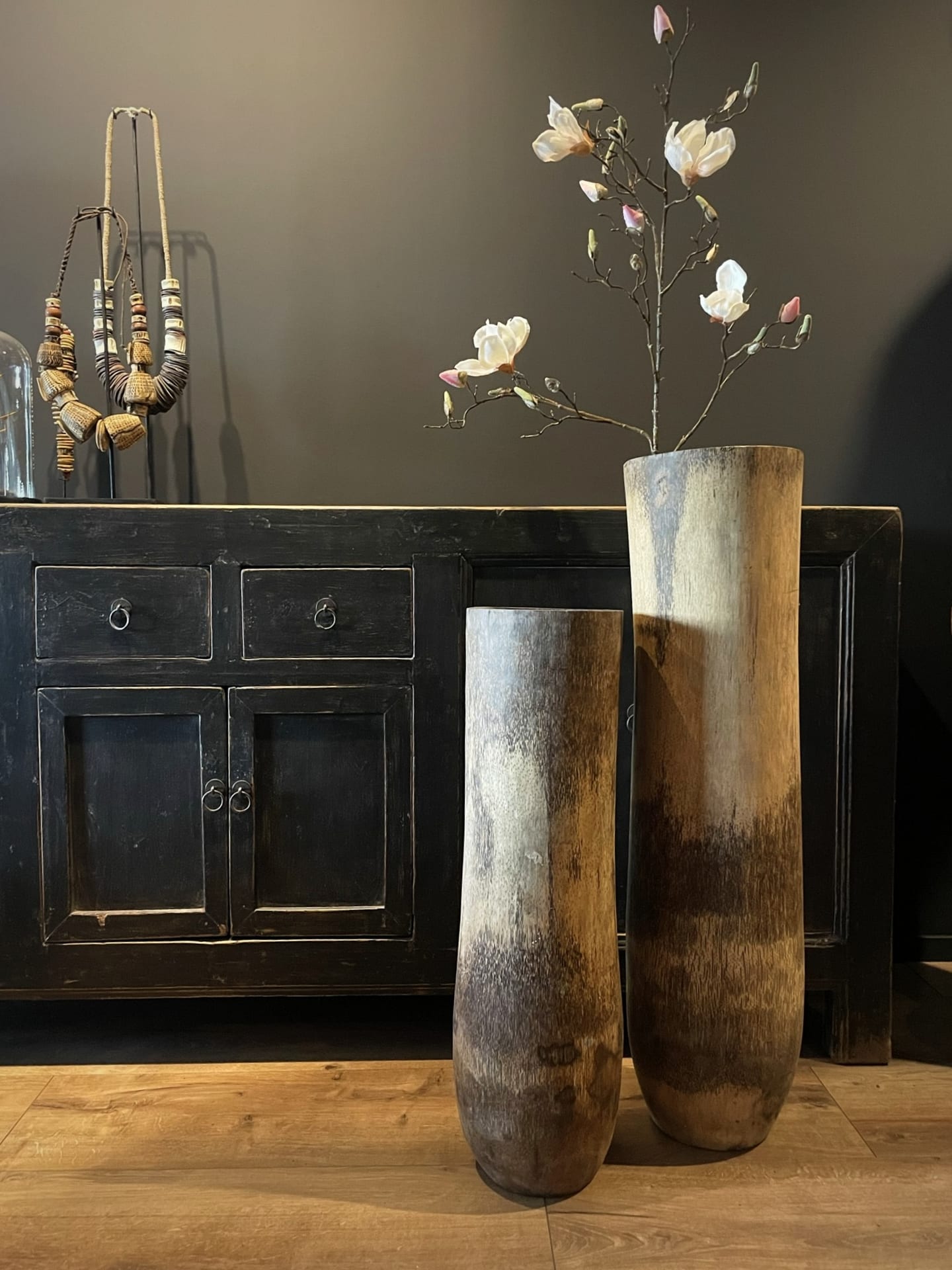 Palm vases XXL in various sizes.