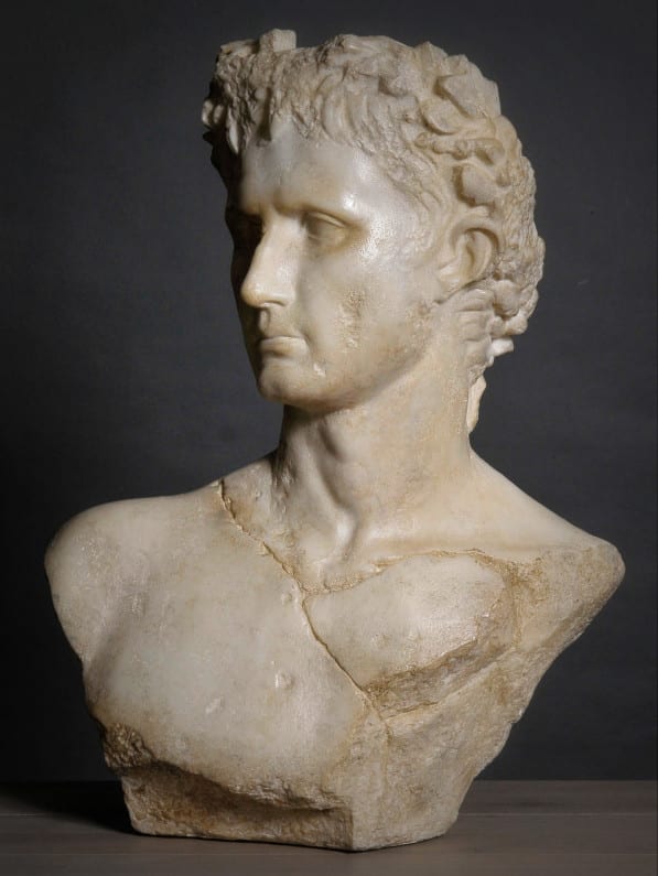 Empereur Auguste - Rome, Louvre. Réplique en marbre.