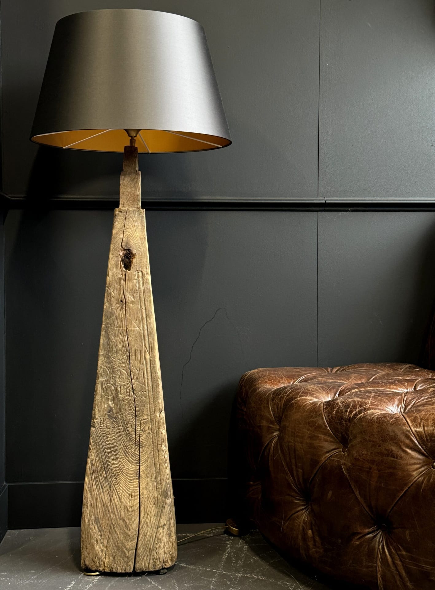 Einzigartige Stehlampe altes Holz.