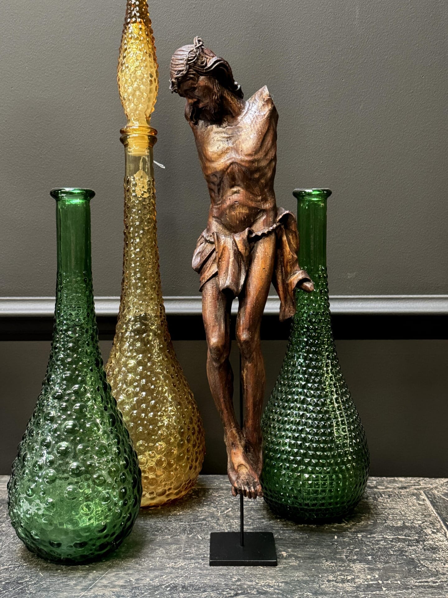 Corpus Christi ancien en bois sculpté à la main du XIXe siècle
