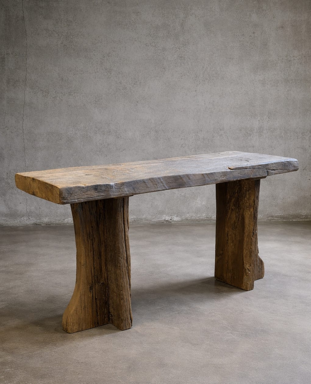 Oud eiken sidetable