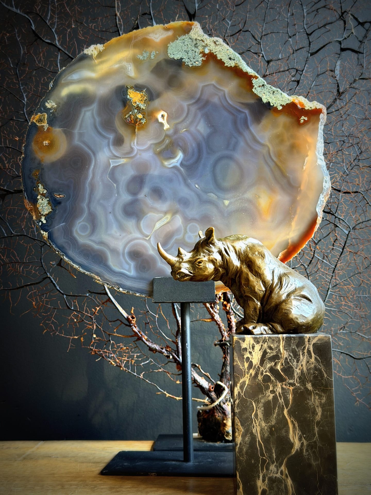 Disque d'agate sur socle